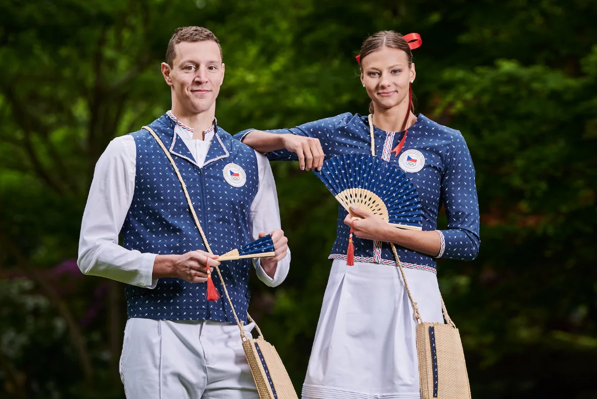 To je krása! Nástupová kolekce pro hry v Tokiu je ušita ručně a na míru každému sportovci