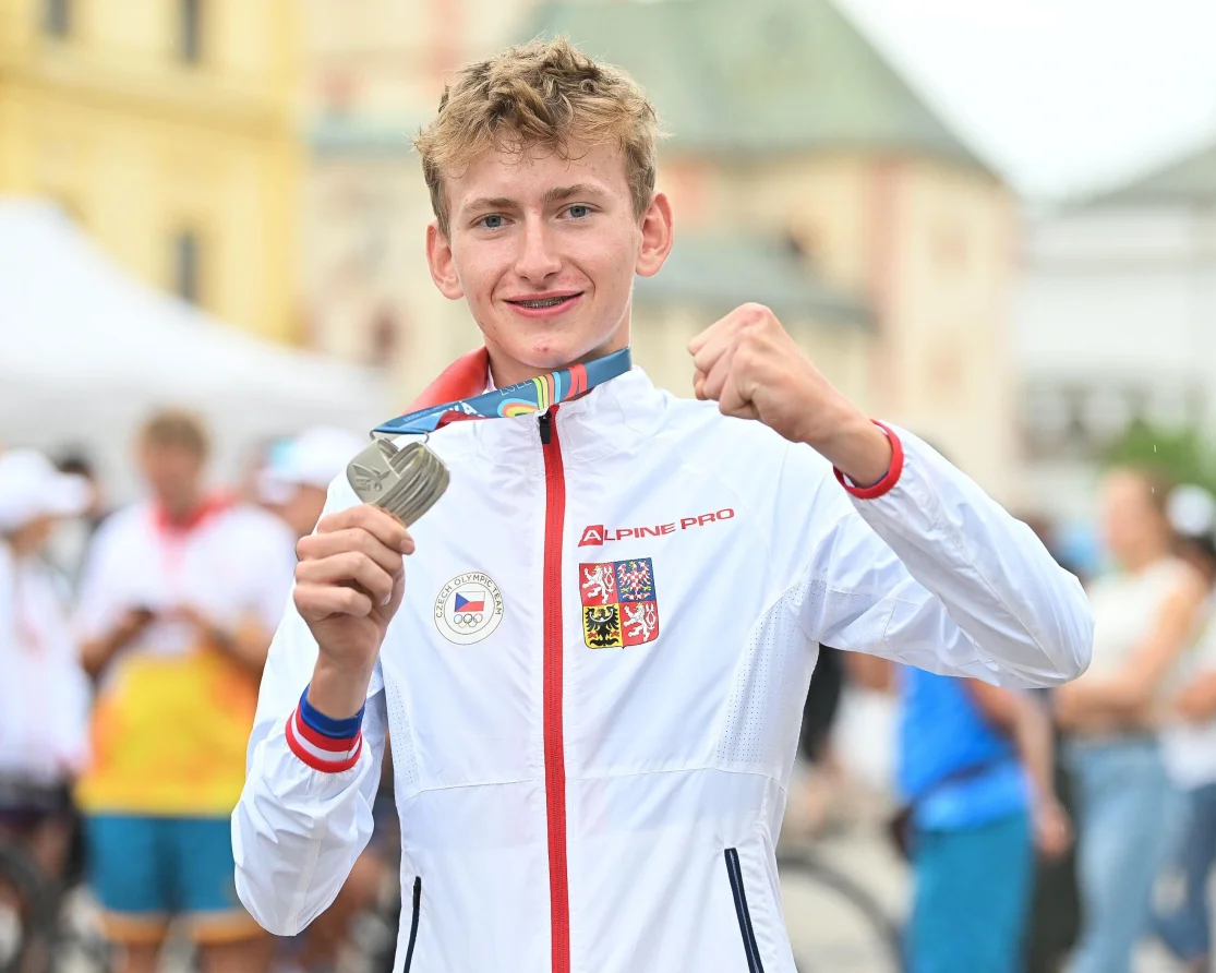 S lijákem v zádech ke stříbru z časovky aneb Jak Šumpík poskočil na olympijské cestě 