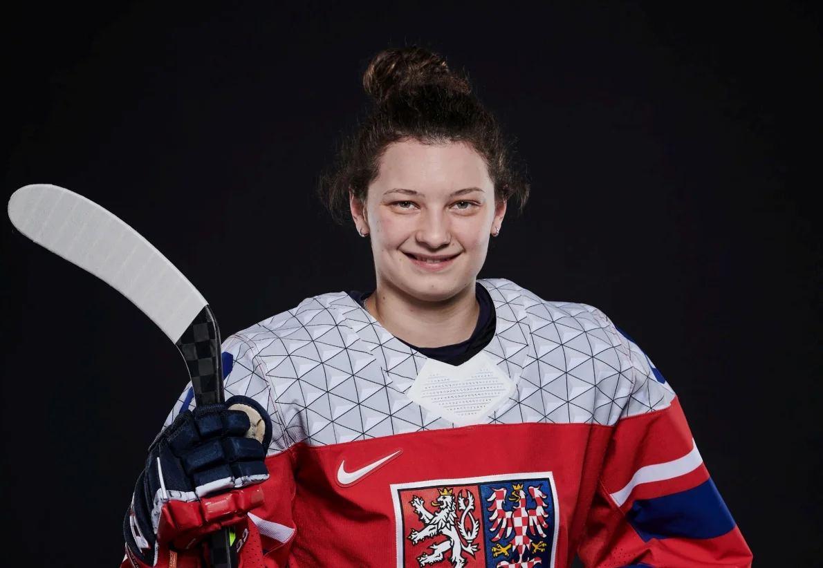 Puberta by neměla znamenat konec sportování. Udržme dívky ve hře, hlásá hokejistka Mlýnková