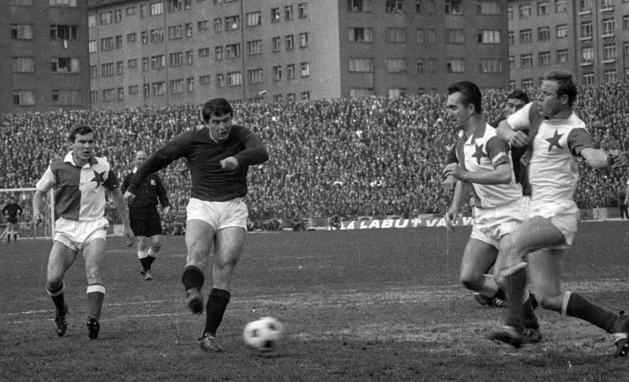 Ve věku 82 let zesnul stříbrný olympijský medailista ve fotbale Ivan Mráz