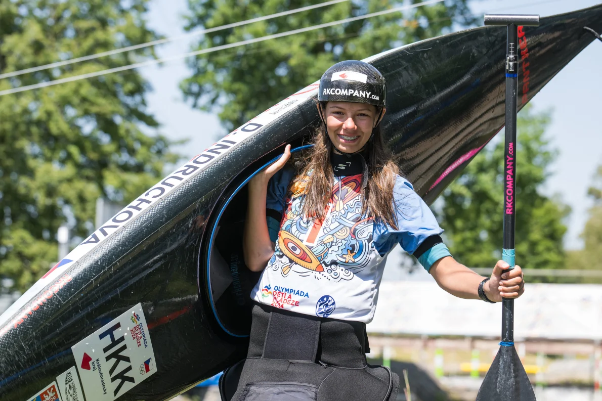 Lákala ji gymnastika, ale tátův sport přece jen víc. A v něm má Indruchová první olympijské stříbro