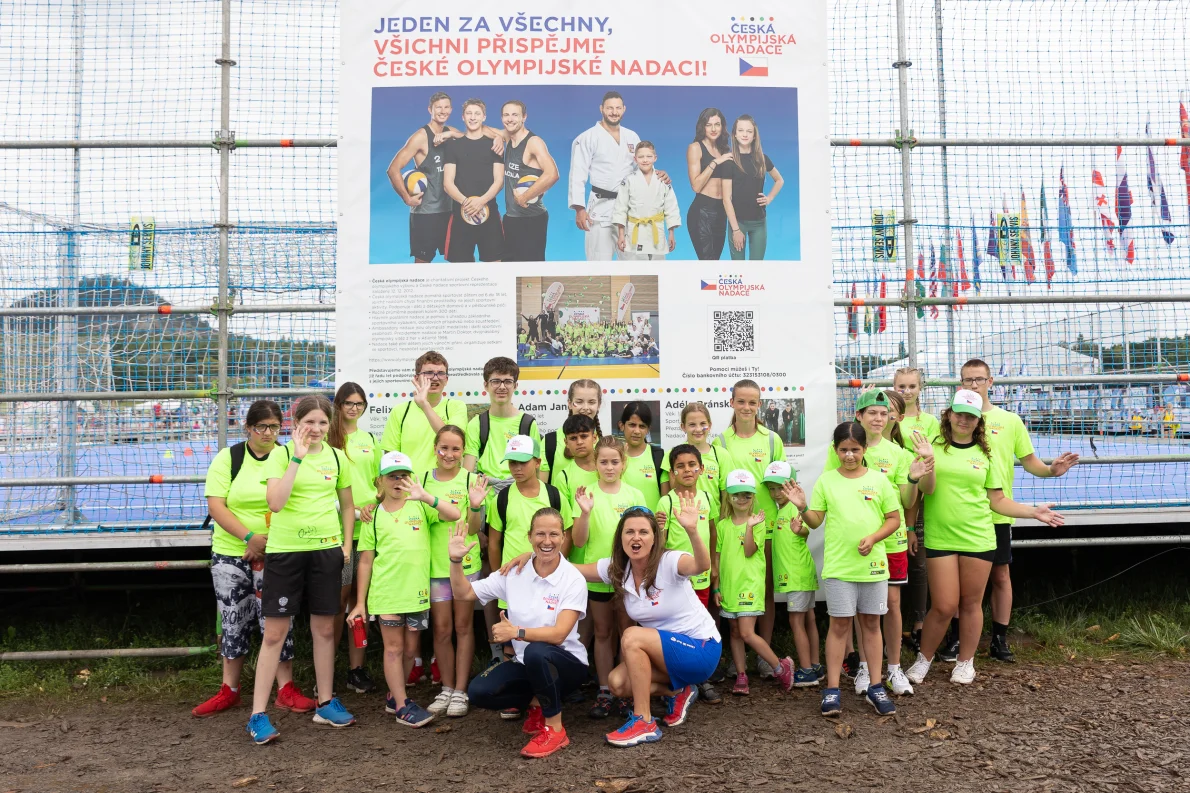Šerm s olympijským medailistou a celodenní sportování. Den s Českou olympijskou nadací udělal děti šťastnějšími