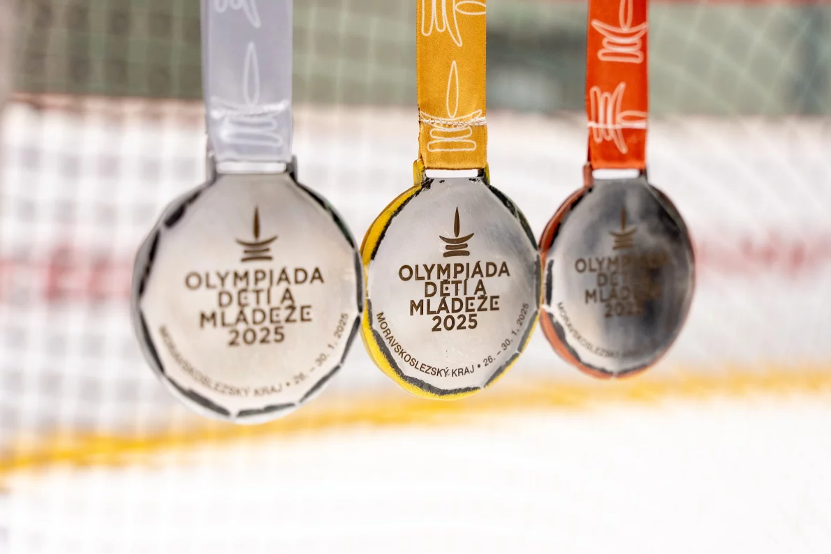 Třinec ožije speciální atmosférou zahajovacího ceremoniálu. Sportovci budou bojovat o ručně kované medaile