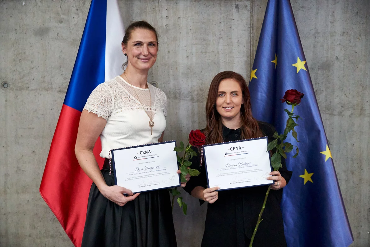 Pocta pro Komisi rovných příležitostí ve sportu. Burgrová s Kubovou získaly prestižní ocenění zmocněnkyně pro lidská práva 