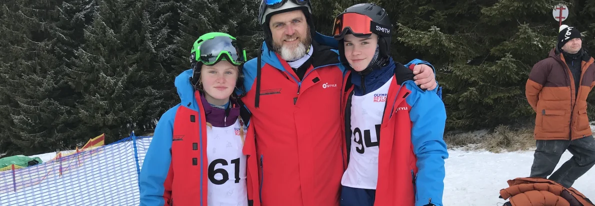 V létě americký fotbal, v zimě snowboard. Šikovná dvojčata mají velké sny v obojím