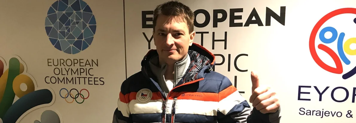 Hokejisty vede v Sarajevu vítěz z Nagana a říká: Jako hráč jsem měl být pozornější