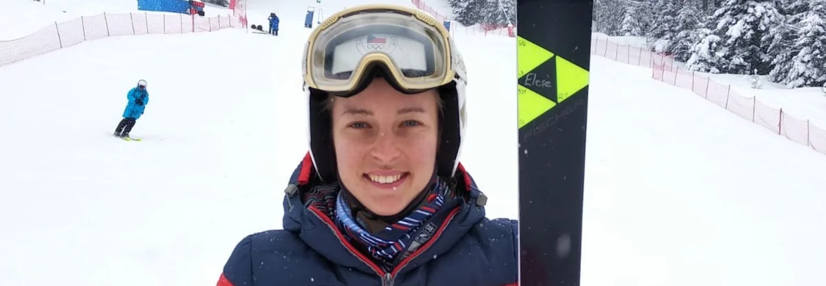Hello, Elese. Nebo ahoj? Česko reprezentuje lyžařka s americkými kořeny
